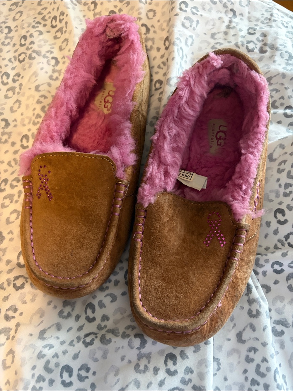 UGG Chestnut Suede Breast Cancer Awareness Slippers with Pink Shearling Trim - 6